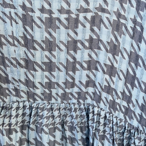 Adorable Roller Rabbit top - Picture 3 of 6